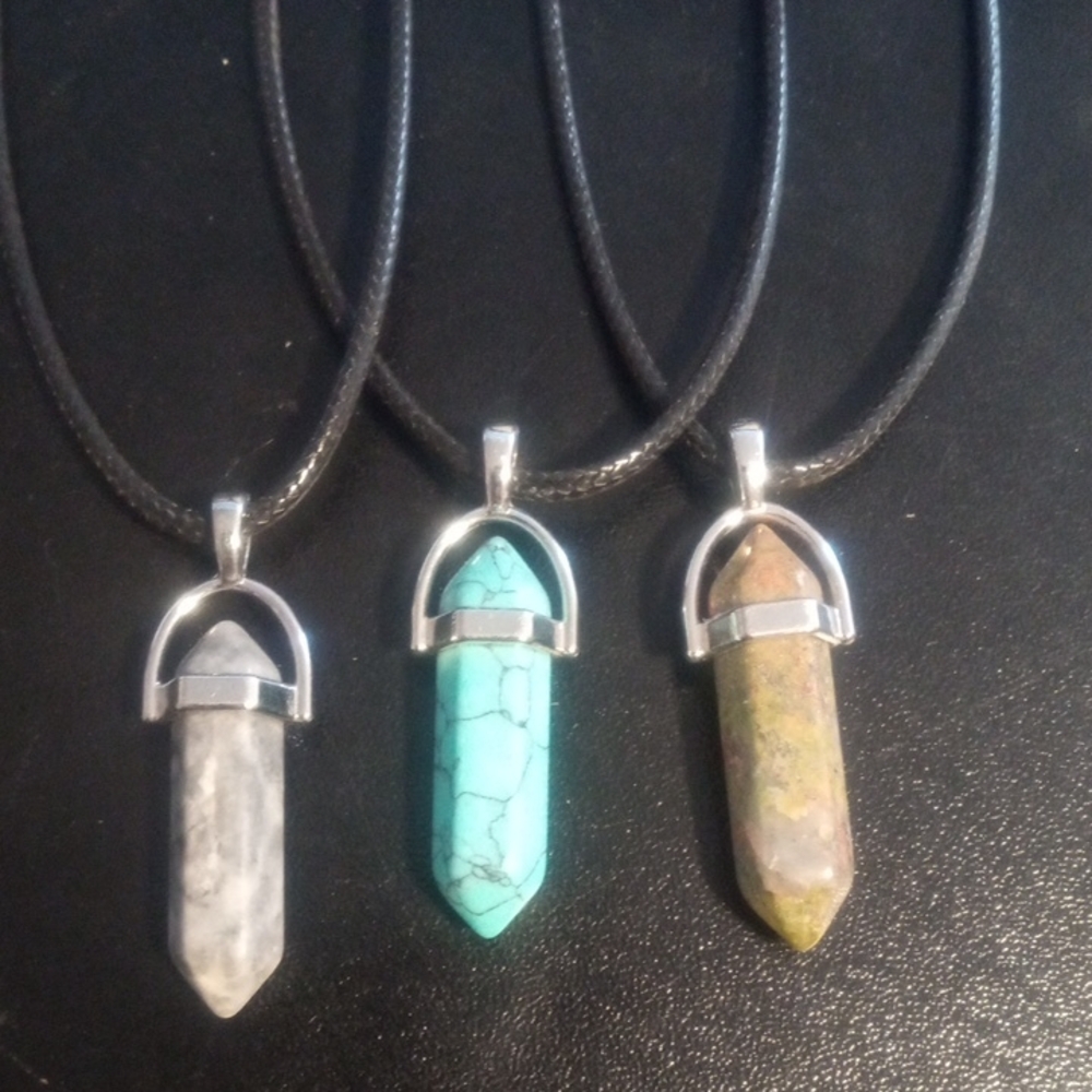 Set Of 3 Stone Pendant Necklace Set